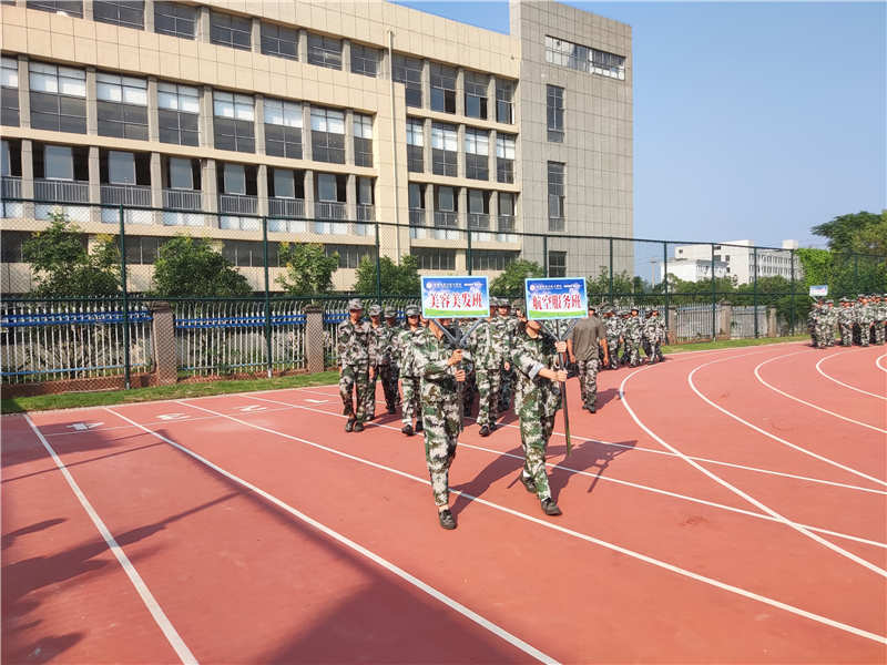 吉安市理工技工學校2021級新生國防素養訓練活動圓滿結束